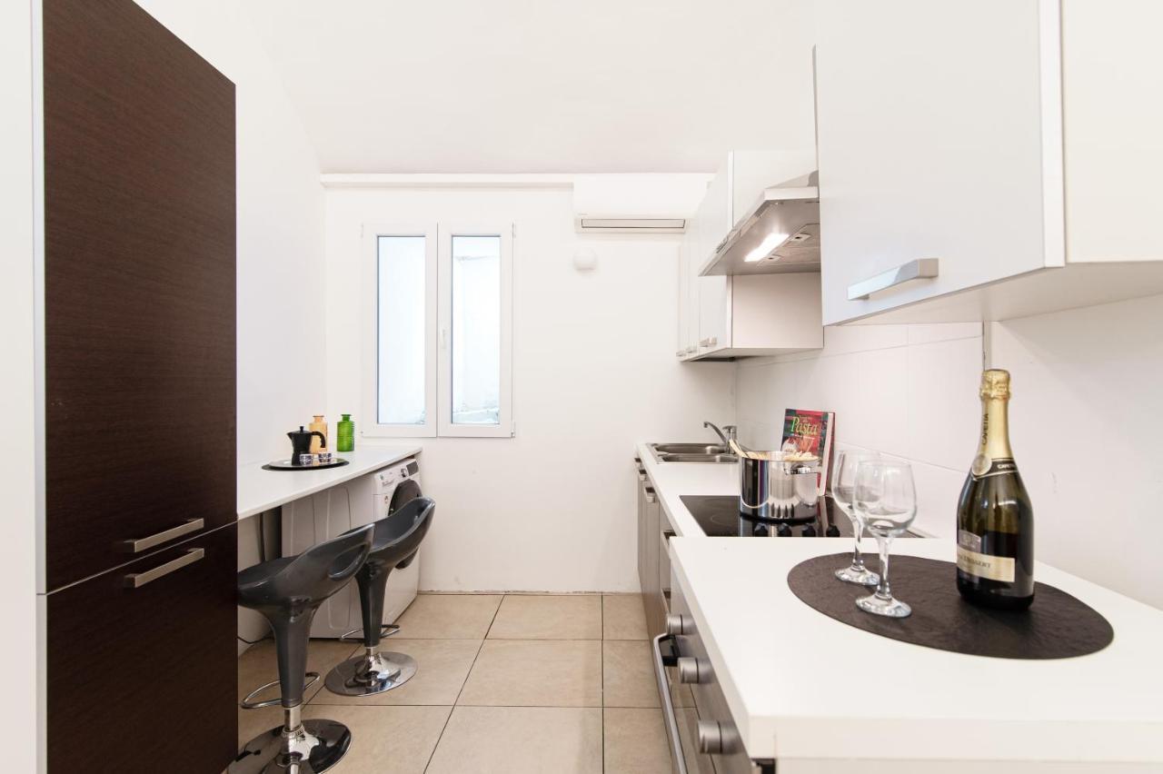 דירות קומו Loft Near Duomo מראה חיצוני תמונה